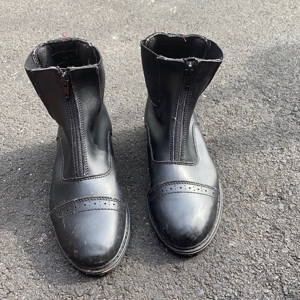 Girl’s riding boots
